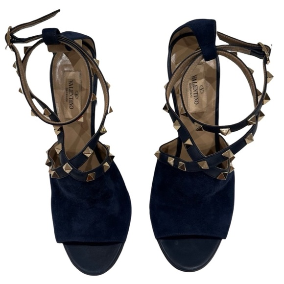 Valentino Garavani Rockstud Suede Sandals - Picture 1 of 11